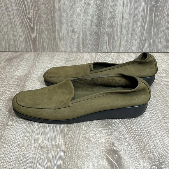 Covington Leather Suede Olive Green Slip On Loafers 9 - Picture 3 of 16